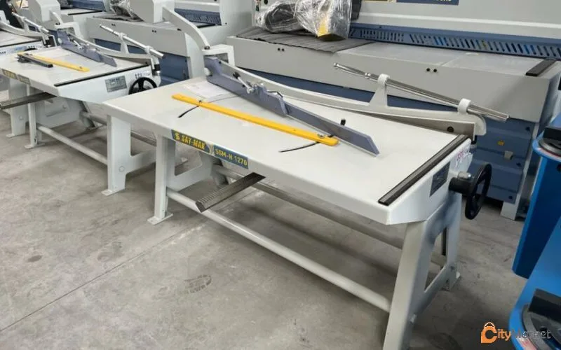 Photo 3 of Tin guillotine