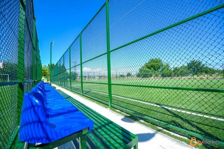 Photo 2 of Stadium bench