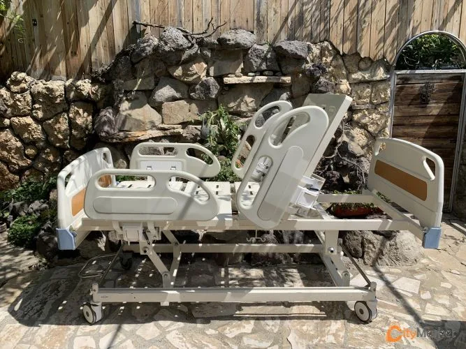 Photo 8 of Medical bed