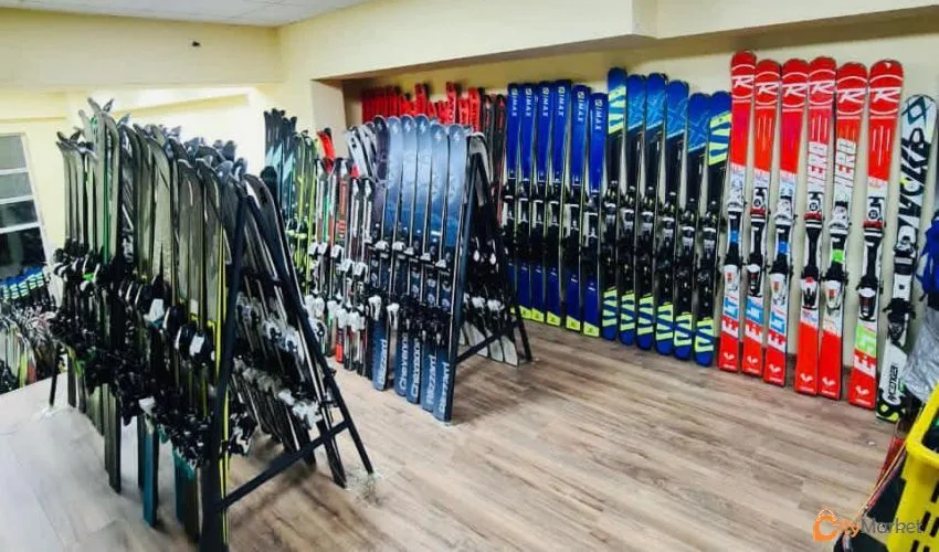 Photo 1 of Ski equipment
