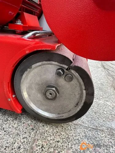 Photo 2 of Floor sanding machine