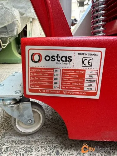 Photo 3 of Floor sanding machine