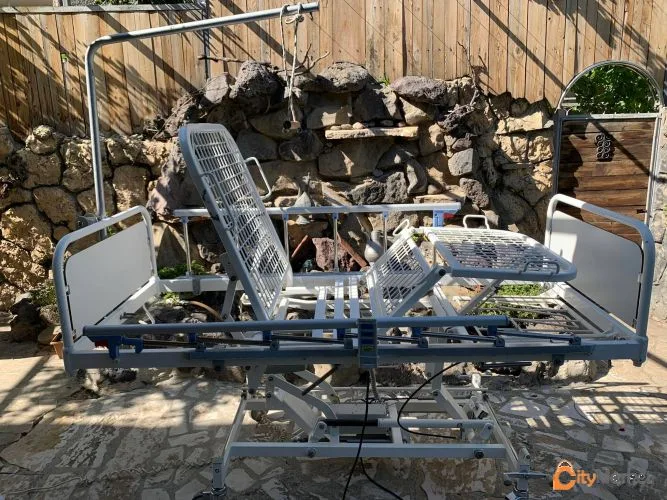 Photo 5 of Medical bed